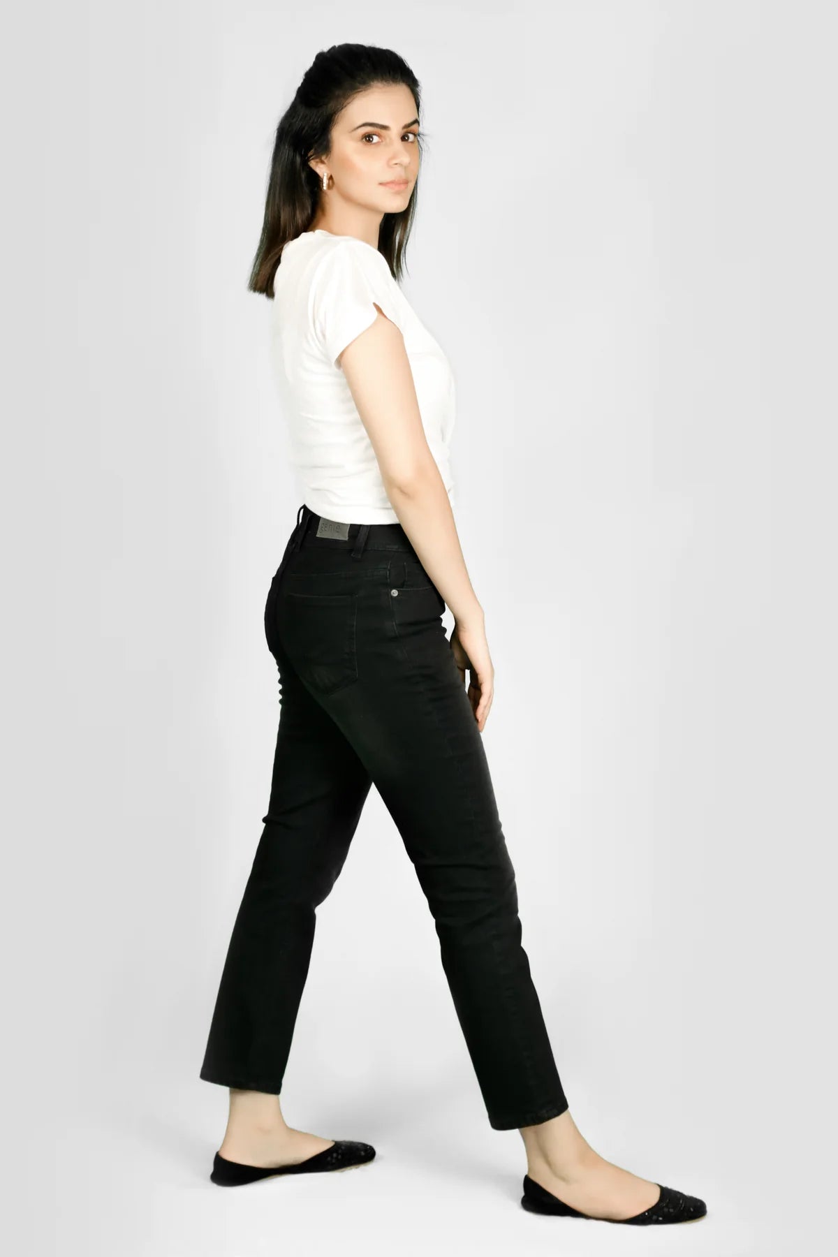 Raya Mid Rise Straight Fit Jeans